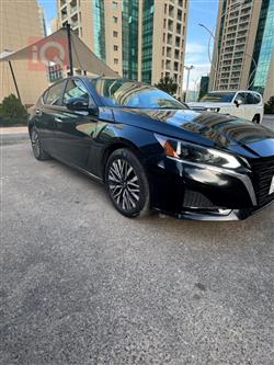 نيسان ألتيما